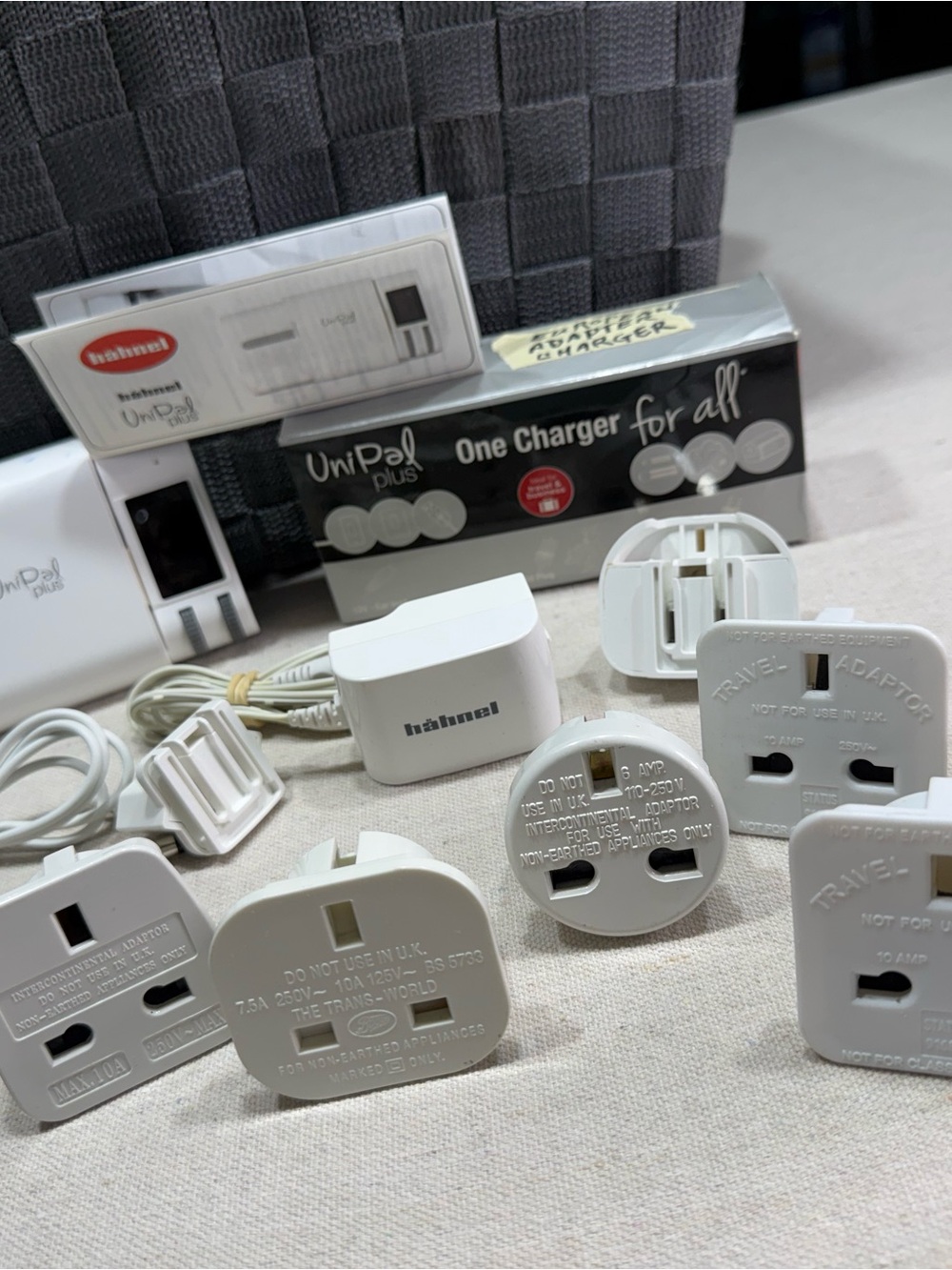 Travel Adapters & Universal Travel Charger Adapter